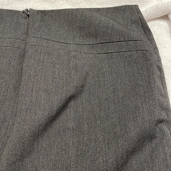 Express skirt size 10 gently used gray - Picture 7 of 11